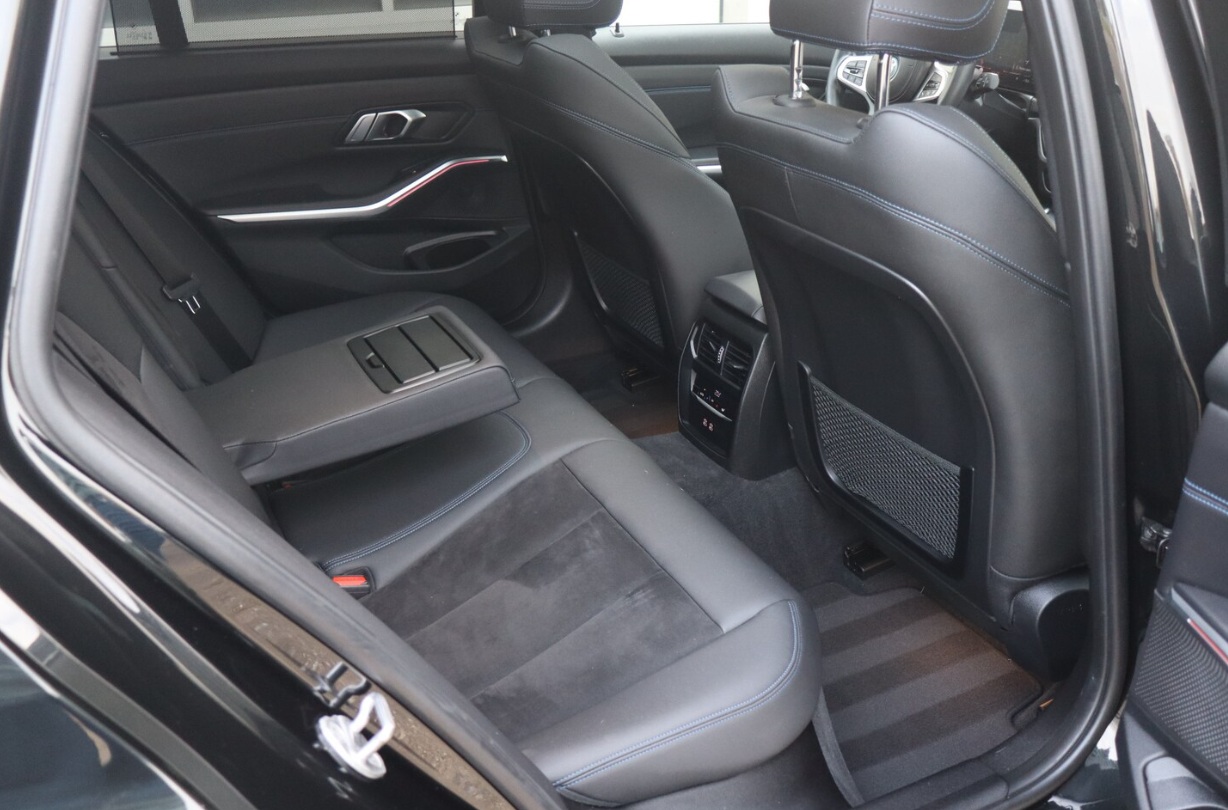
 BMW 320e Touring M Sport Automaat | Plug-in Hybride | Verkocht full									