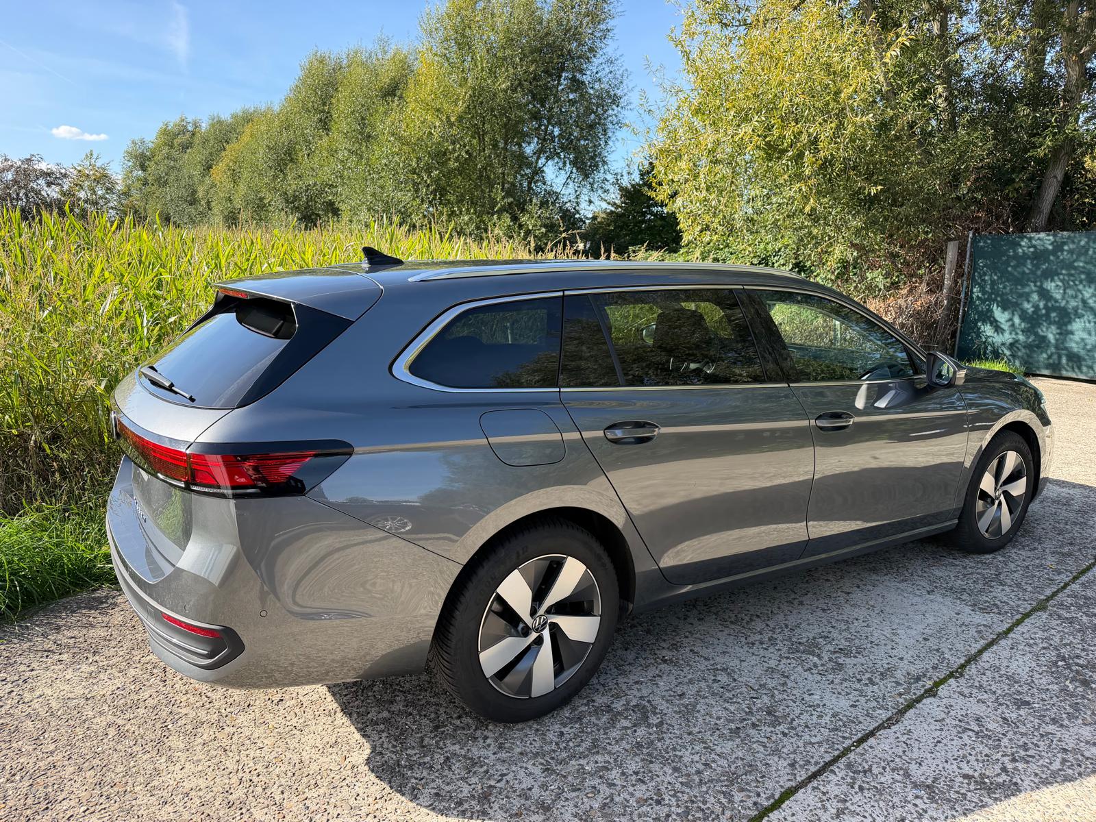 
 VW Passat Business 2025 Break full									