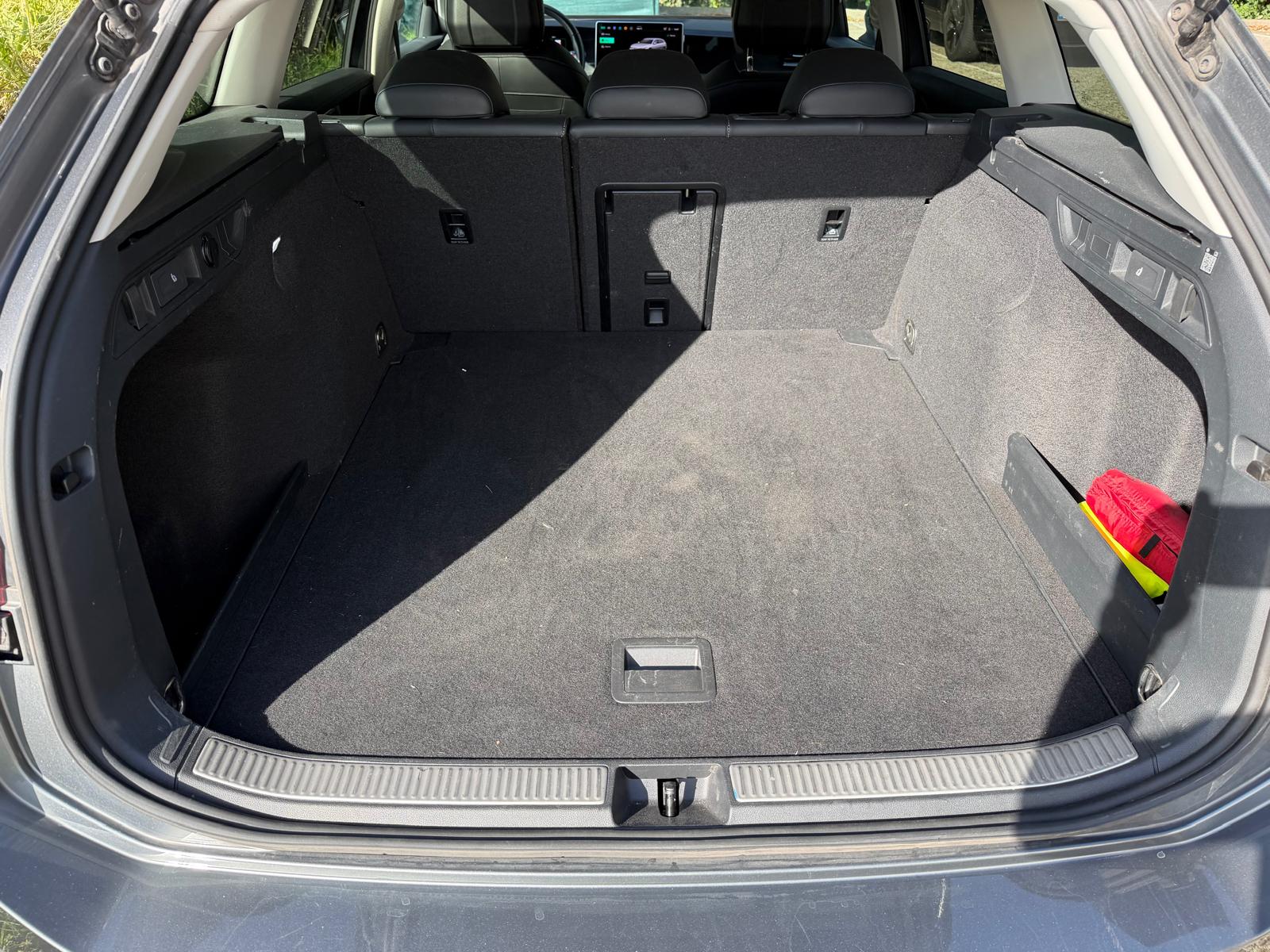 
 VW Passat Business 2025 Break full									
