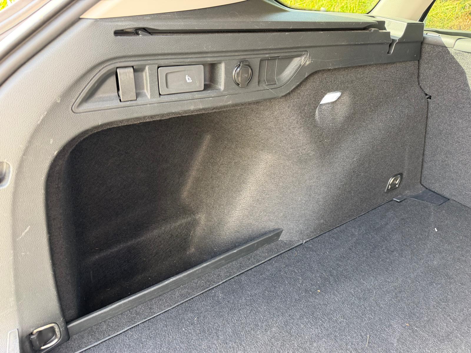
 VW Passat Business 2025 Break full									