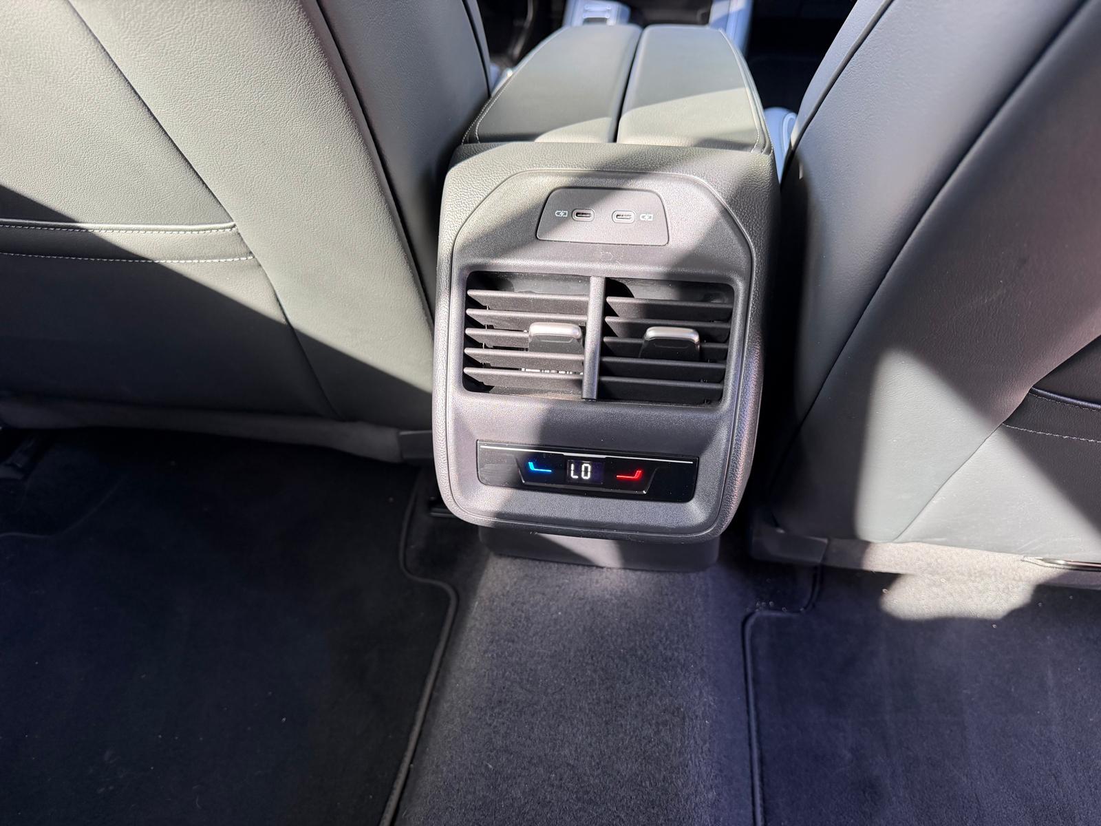 
 VW Passat Business 2025 Break full									